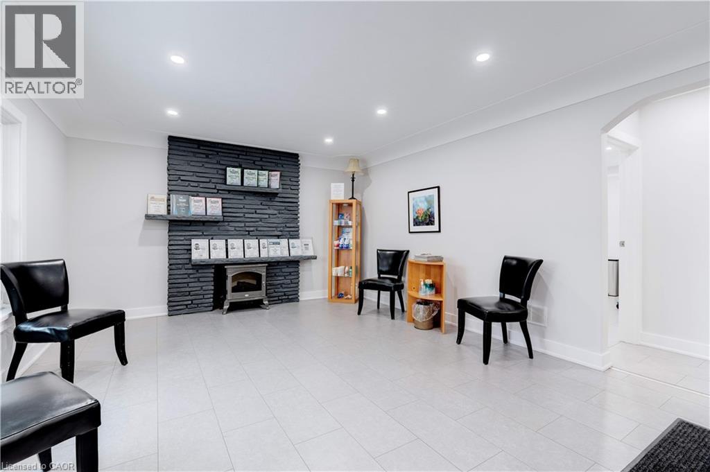 2409 WALKER'S Line, Burlington, Ontario, L7M4K1 — Photo 2