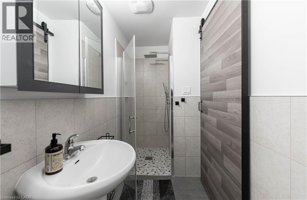 329 MAIN Street W, Hamilton, Ontario, L8P1K1 — Photo 18