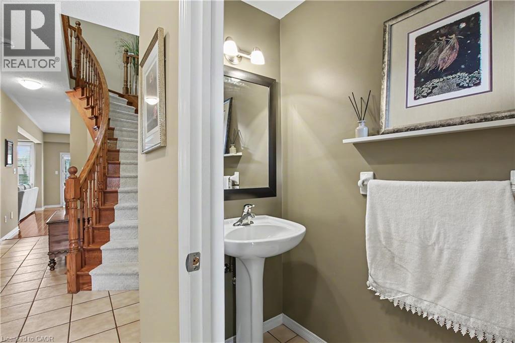 81 VALRIDGE Drive Unit# 44, Ancaster, Ontario, L9G5B6 — Photo 6