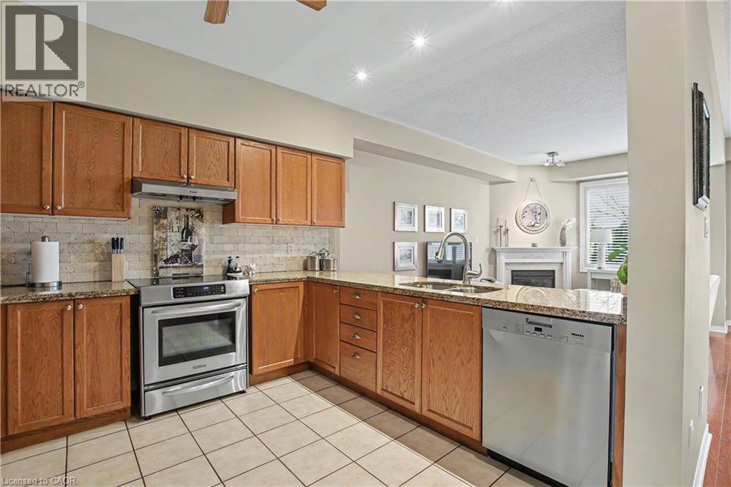 81 VALRIDGE Drive Unit# 44, Ancaster, Ontario, L9G5B6 — Photo 8