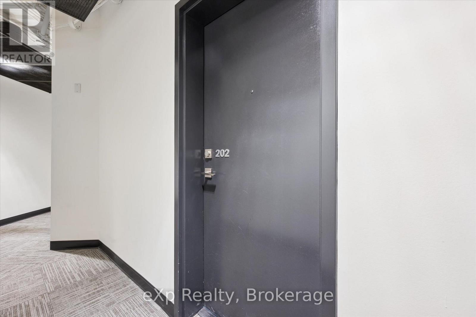 202 - 690 KING STREET W, Waterloo, Ontario, N2H5L8 — Photo 10