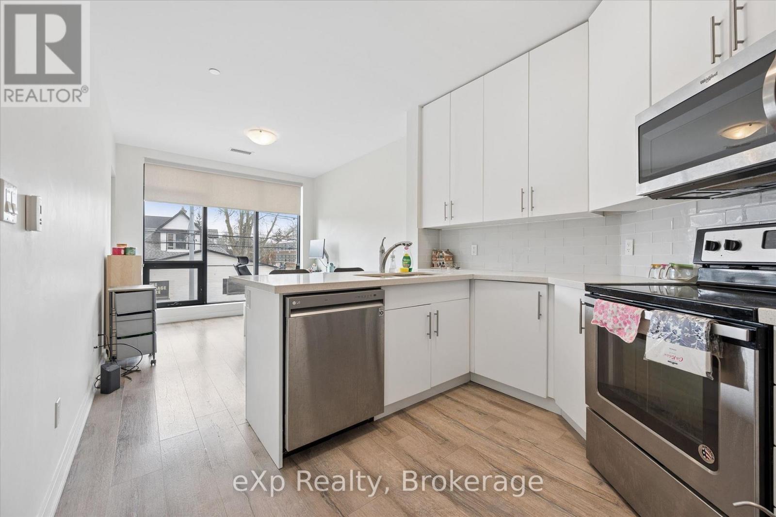 202 - 690 KING STREET W, Waterloo, Ontario, N2H5L8 — Photo 12