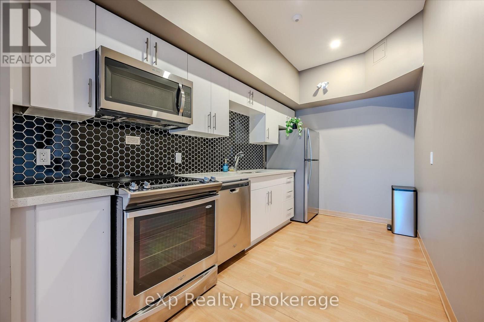 202 - 690 KING STREET W, Waterloo, Ontario, N2H5L8 — Photo 32