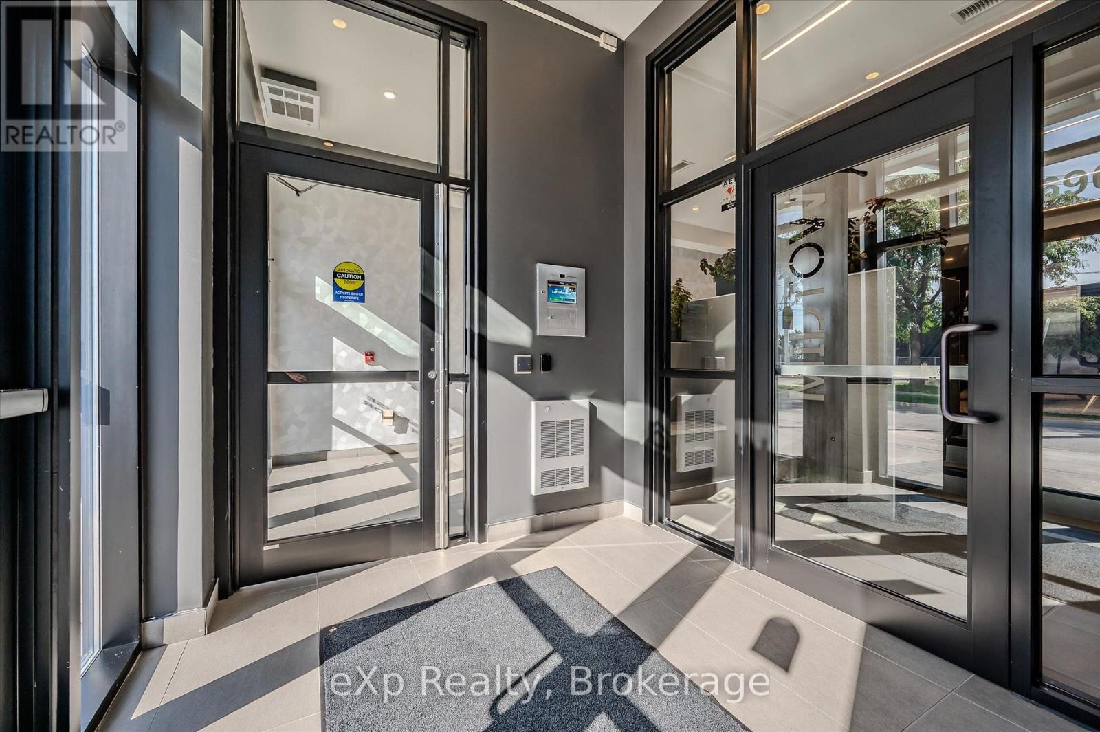 202 - 690 KING STREET W, Waterloo, Ontario, N2H5L8 — Photo 4