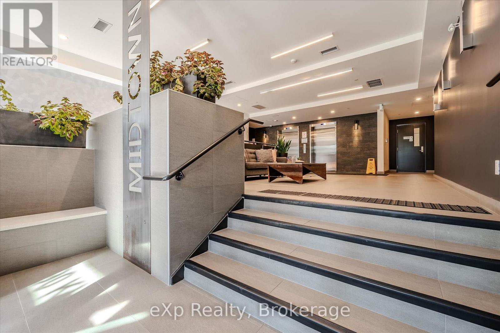 202 - 690 KING STREET W, Waterloo, Ontario, N2H5L8 — Photo 5
