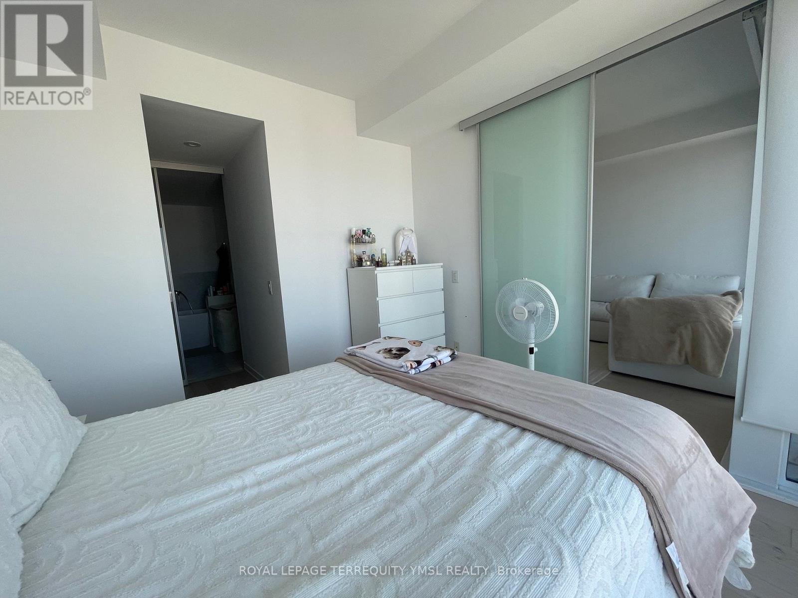 4506 - 488 UNIVERSITY AVENUE, Toronto (Kensington-Chinatown), Ontario, M5G0C1 — Photo 11