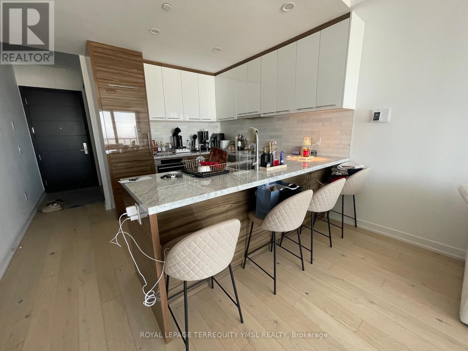 4506 - 488 UNIVERSITY AVENUE, Toronto (Kensington-Chinatown), Ontario, M5G0C1 — Photo 8