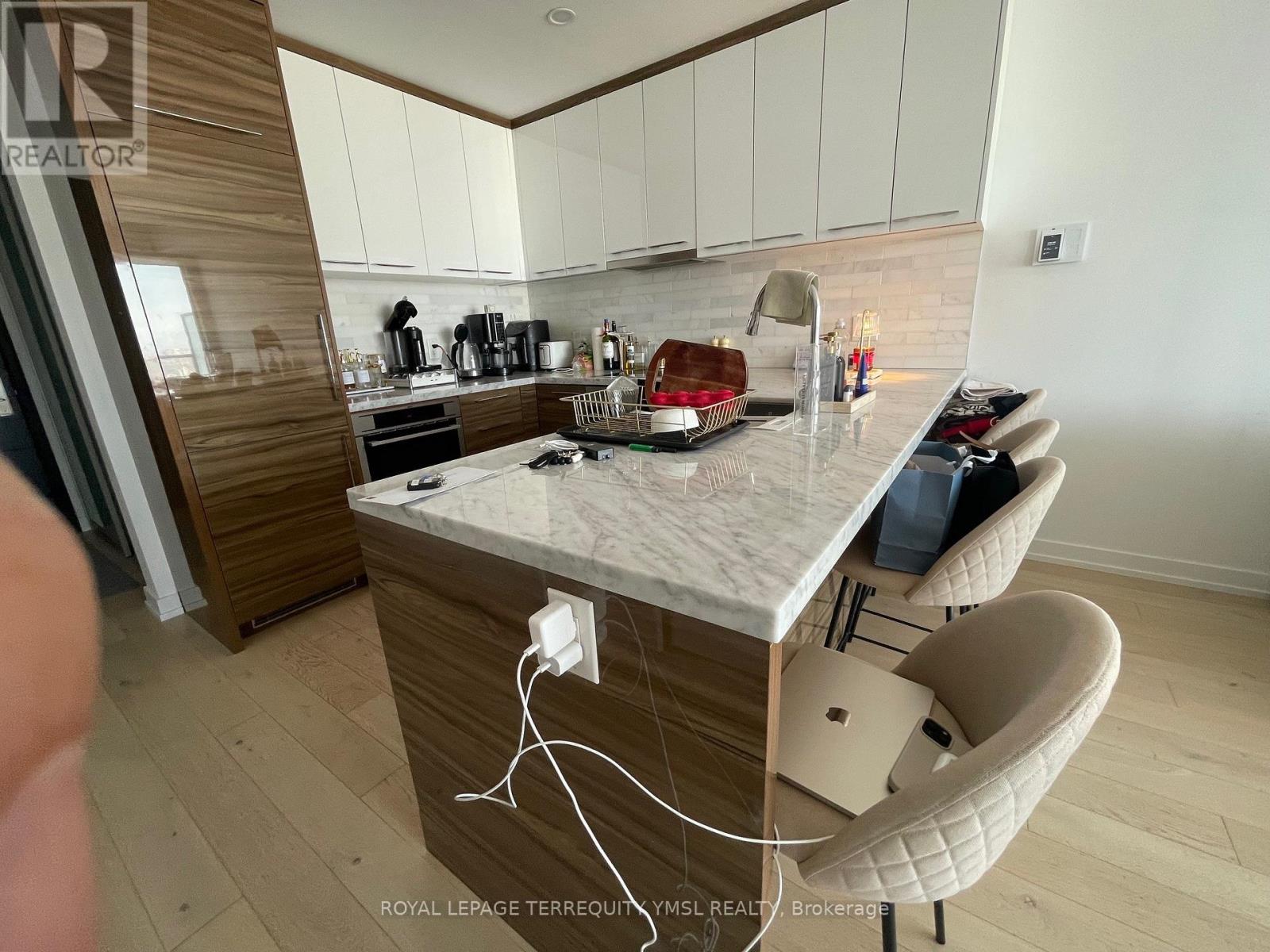 4506 - 488 UNIVERSITY AVENUE, Toronto (Kensington-Chinatown), Ontario, M5G0C1 — Photo 9