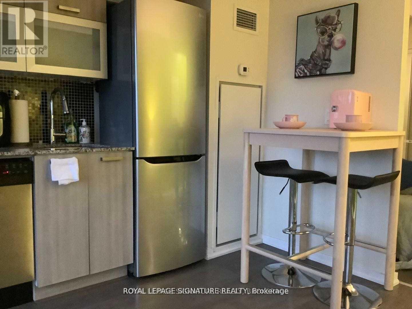 729E - 36 LISGAR STREET, Toronto (Little Portugal), Ontario, M6J0C7 — Photo 3