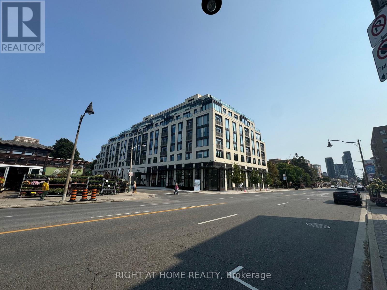 313 - 3 STRATHGOWAN AVENUE, Toronto (Lawrence Park South), Ontario, M4N1B8 — Photo 2