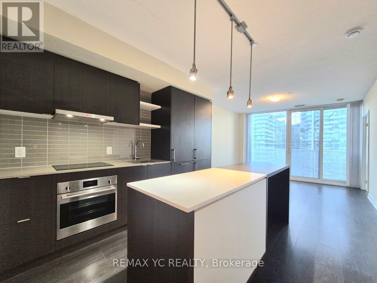 2909 - 100 HARBOUR STREET, Toronto (Waterfront Communities), Ontario, M5J0B5 — Photo 2