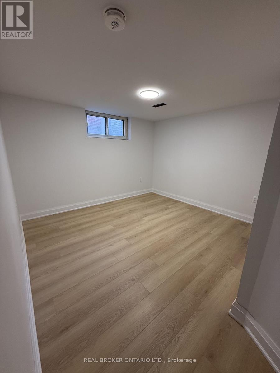 BSMT - 214 FAIRGLEN AVENUE, Toronto (L'Amoreaux), Ontario, M1W1B1 — Photo 10