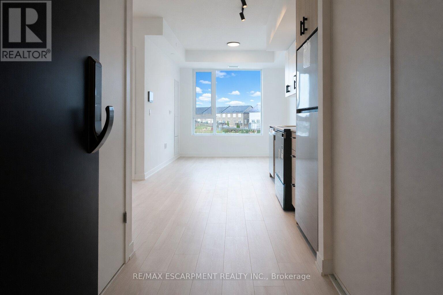 202 - 4878 POWERS COMMON, Burlington (Alton), Ontario, L7M2B4 — Photo 2