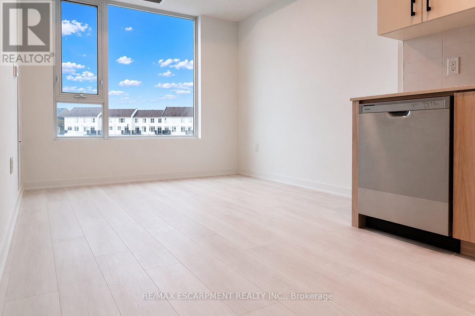 202 - 4878 POWERS COMMON, Burlington (Alton), Ontario, L7M2B4 — Photo 5