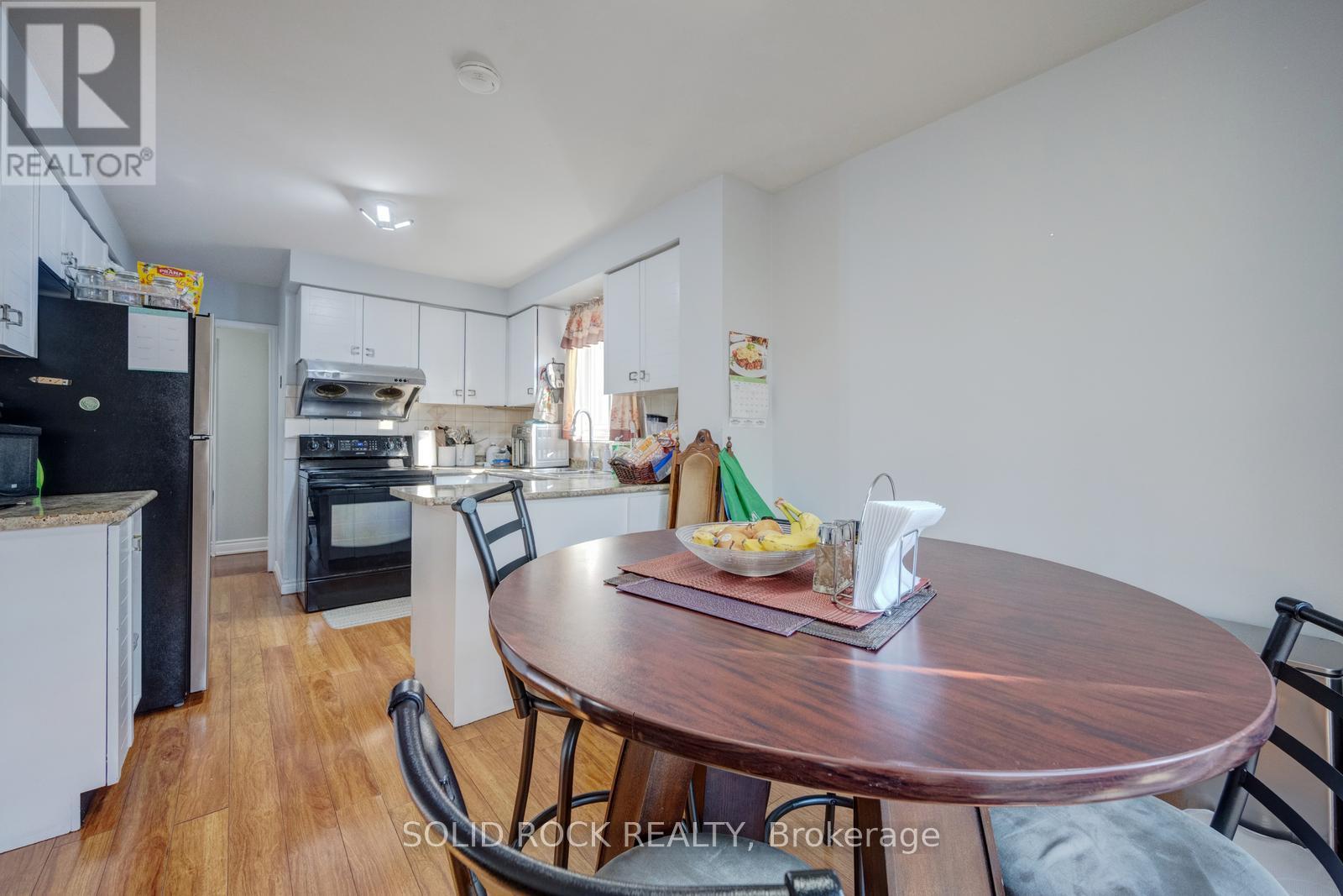 1335 QUINPOOL COURT, Mississauga (Creditview), Ontario, L5C4J3 — Photo 11