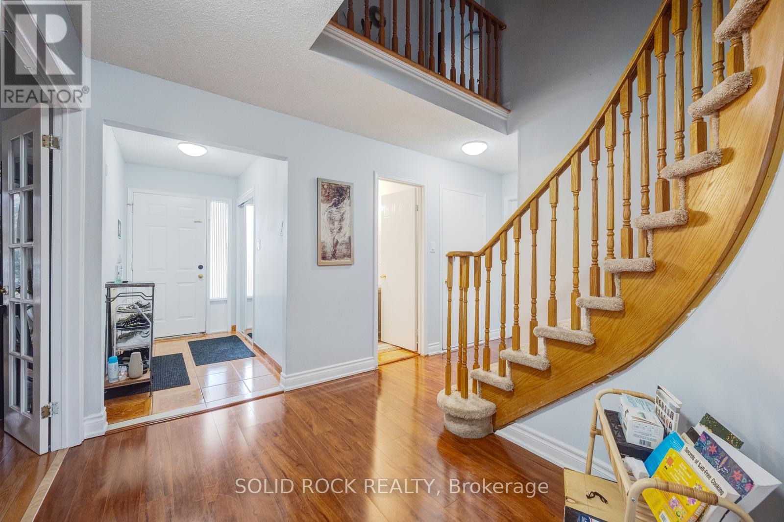 1335 QUINPOOL COURT, Mississauga (Creditview), Ontario, L5C4J3 — Photo 4