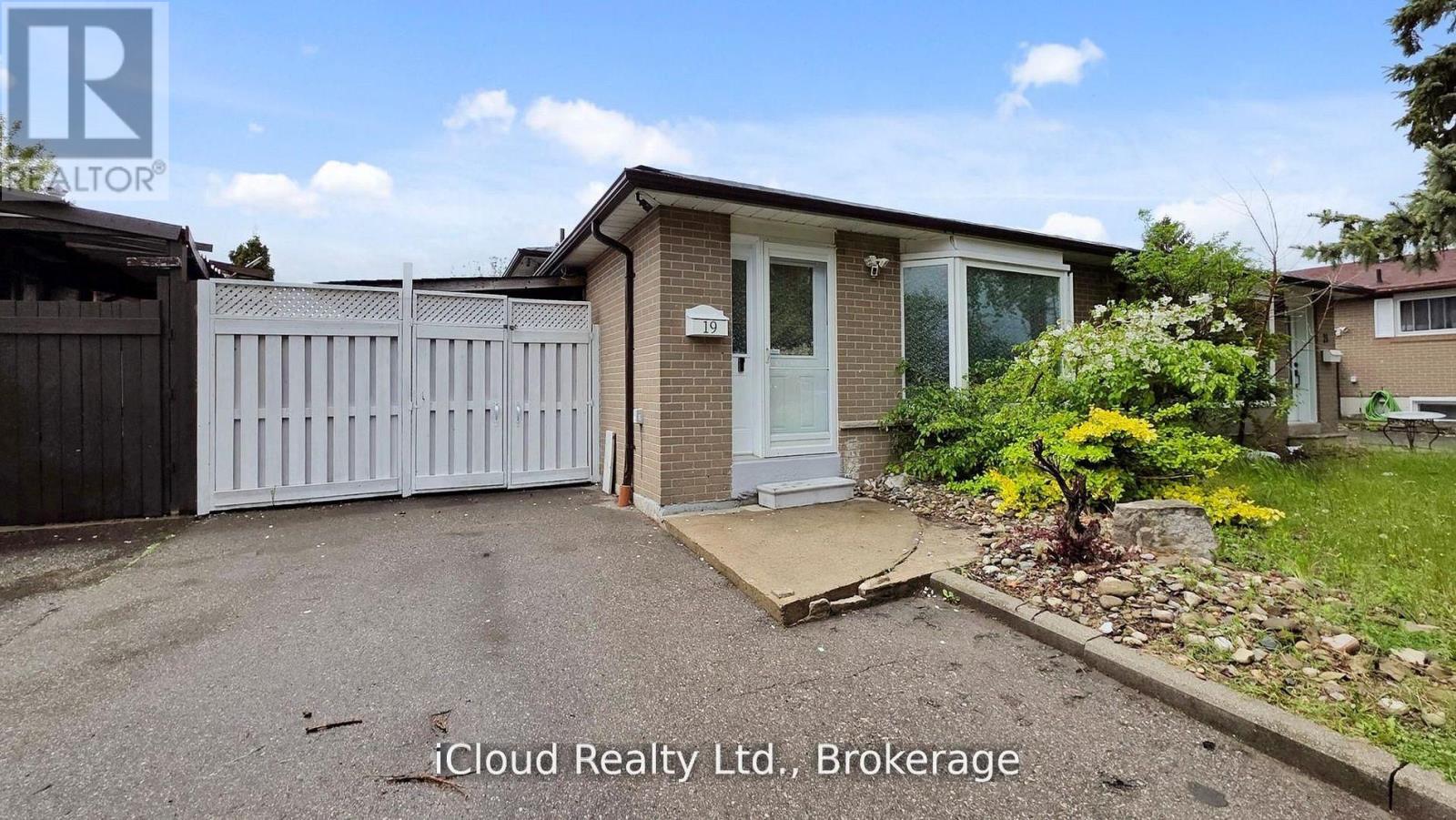 19 FLAMINGO CRESCENT, Brampton (Southgate), Ontario, L6T2G4 — Photo 3