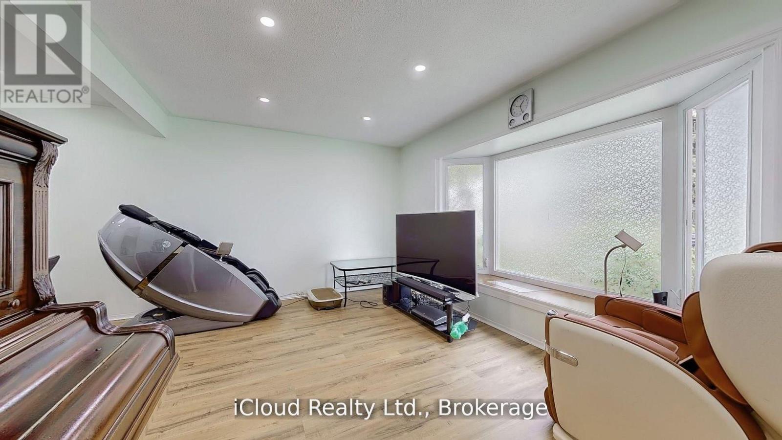 19 FLAMINGO CRESCENT, Brampton (Southgate), Ontario, L6T2G4 — Photo 5