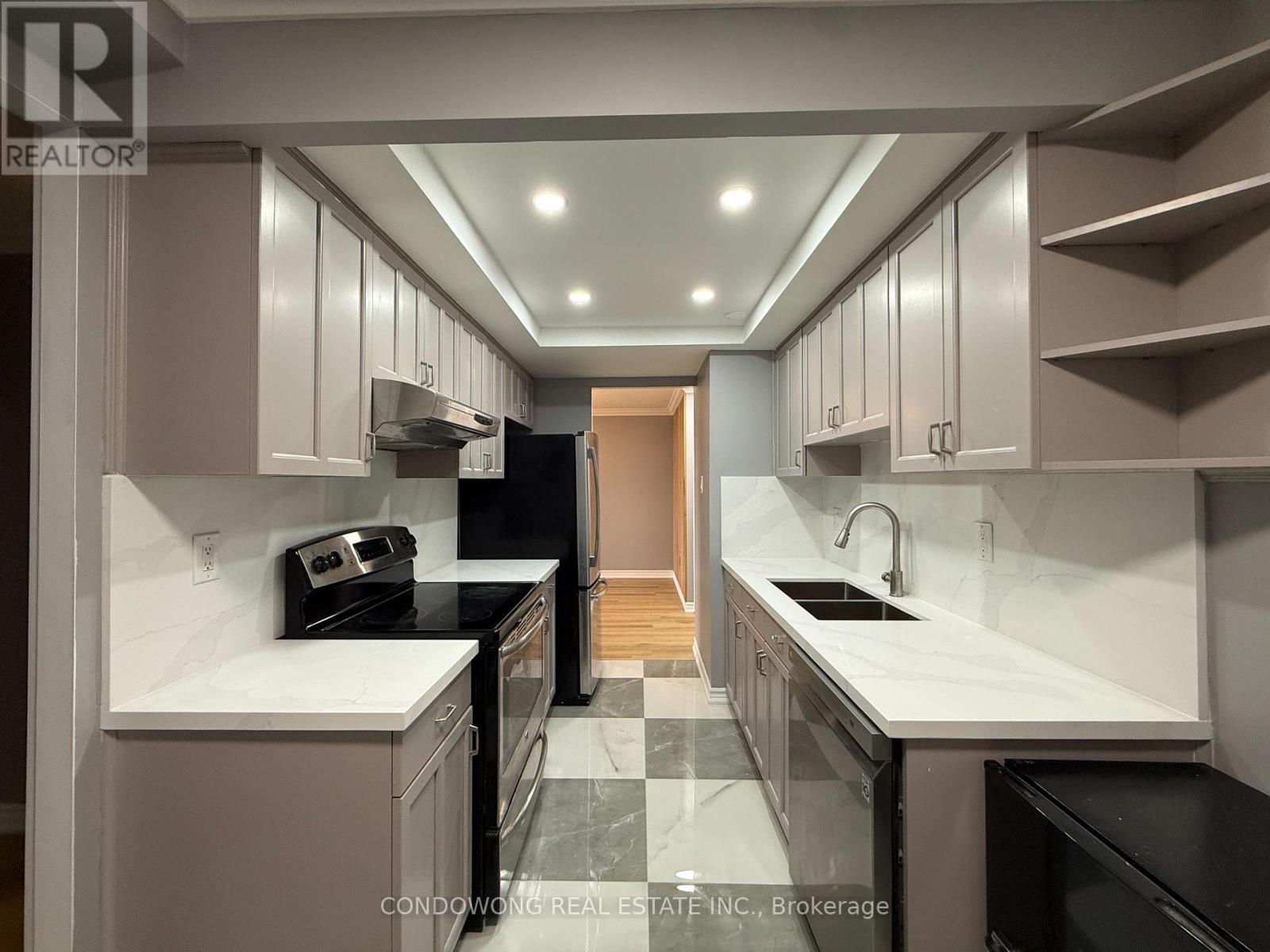 1007 - 3100 KIRWIN AVENUE, Mississauga (Cooksville), Ontario, L5A3S6 — Photo 2