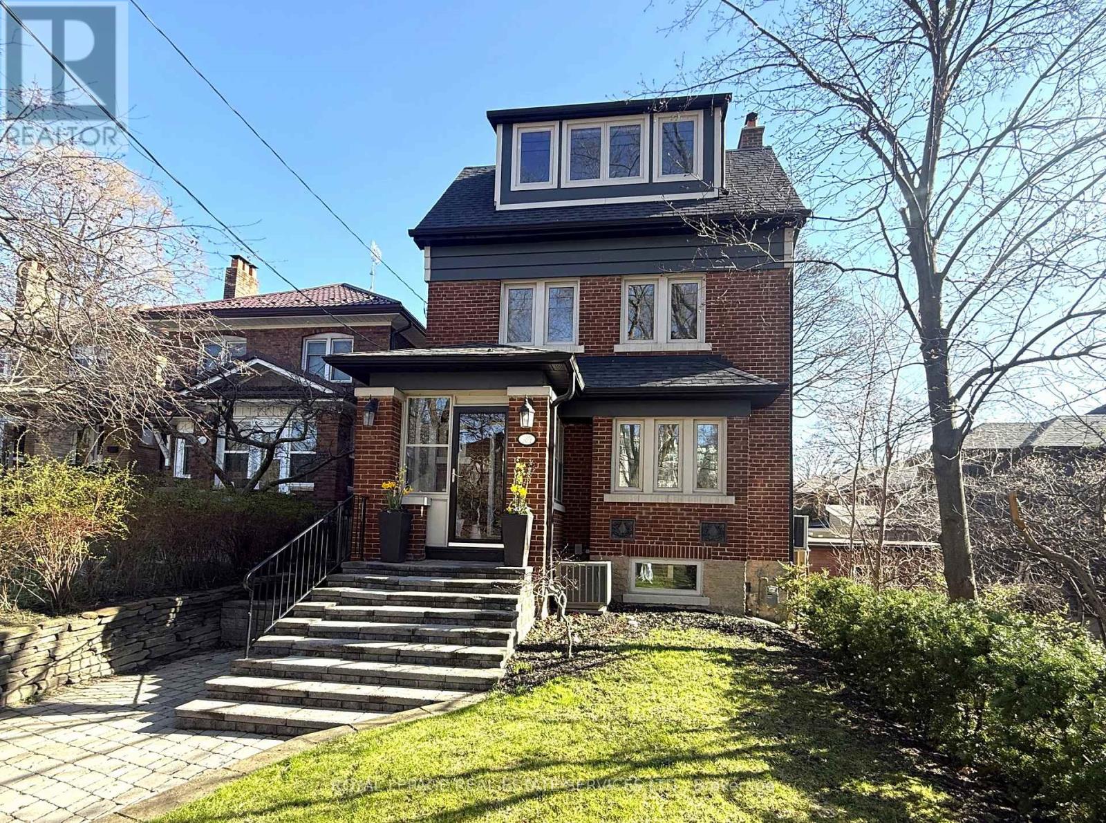 387 KENNEDY AVENUE, Toronto (High Park North), Ontario, M6P3C5 — Photo 2