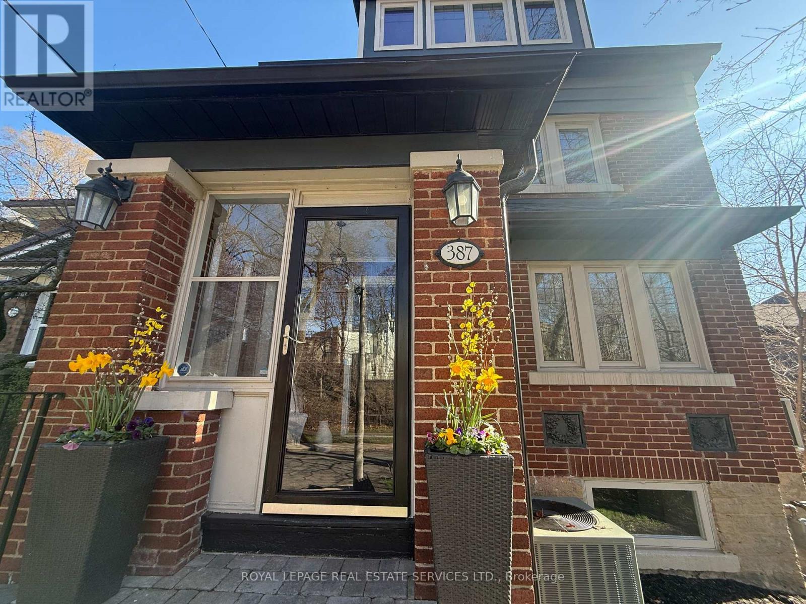 387 KENNEDY AVENUE, Toronto (High Park North), Ontario, M6P3C5 — Photo 4