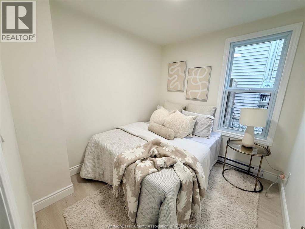 1046 LILLIAN, Windsor, Ontario, N9A1V7 — Photo 12