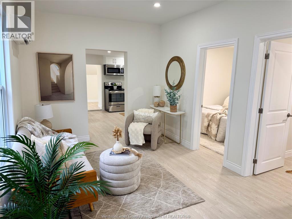 1046 LILLIAN, Windsor, Ontario, N9A1V7 — Photo 3