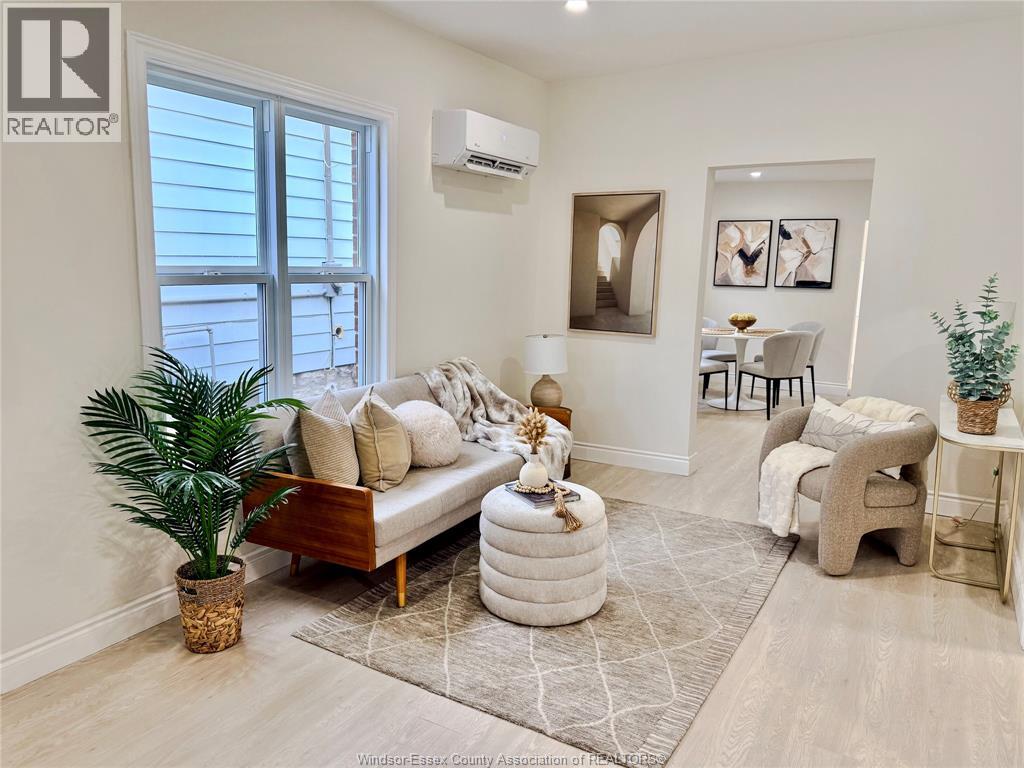 1046 LILLIAN, Windsor, Ontario, N9A1V7 — Photo 4