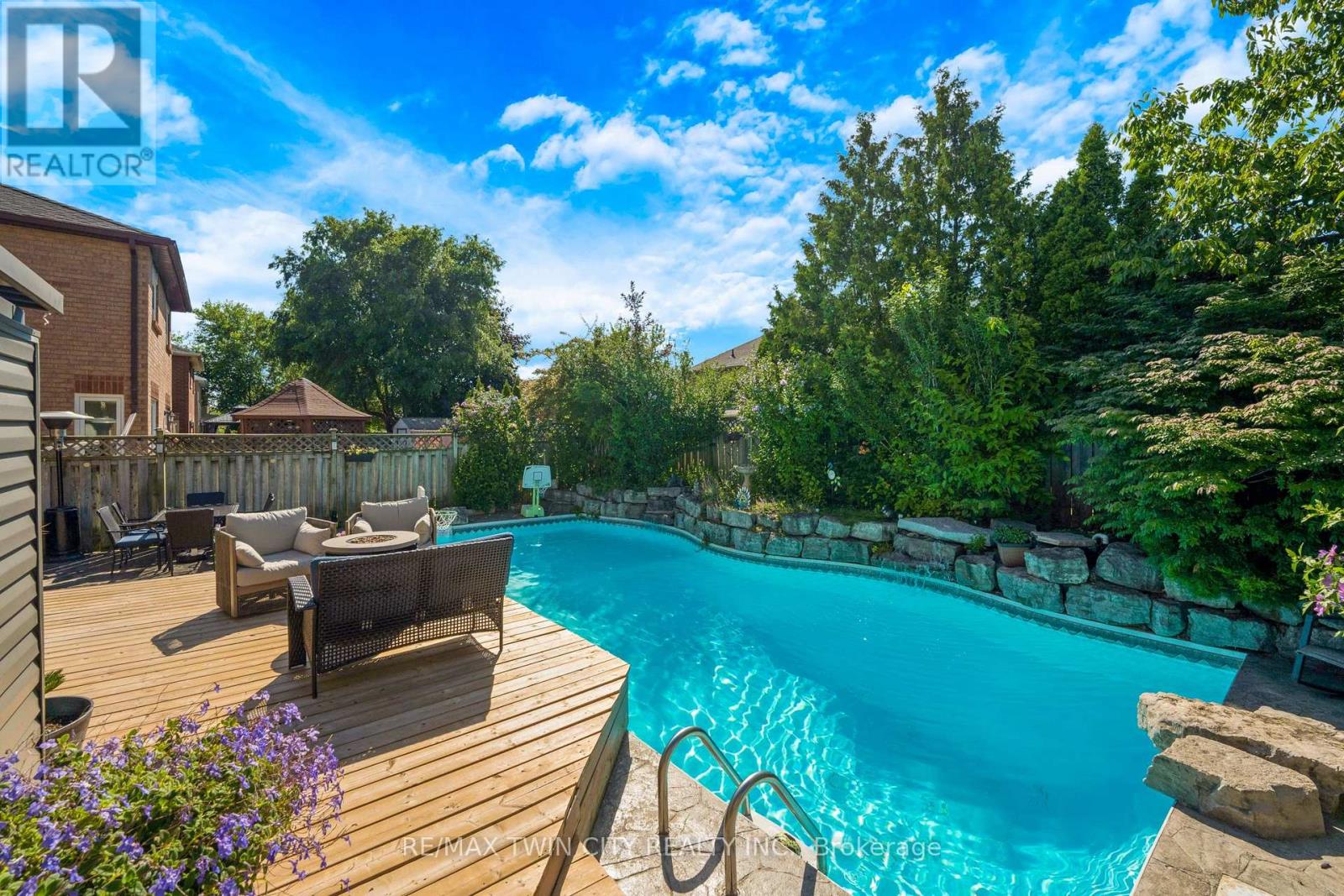 477 BURNETT AVENUE, Cambridge, Ontario, N1T1L6 — Photo 2