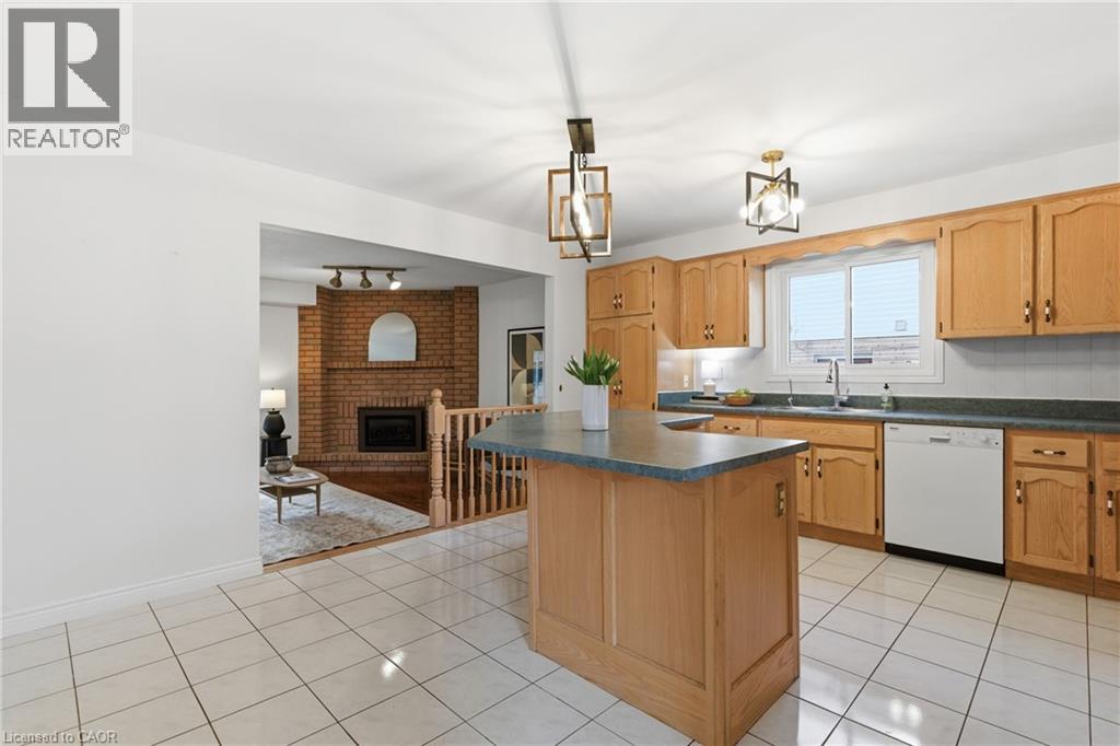 12 SUMNER Crescent, Grimsby, Ontario, L3M5E2 — Photo 14