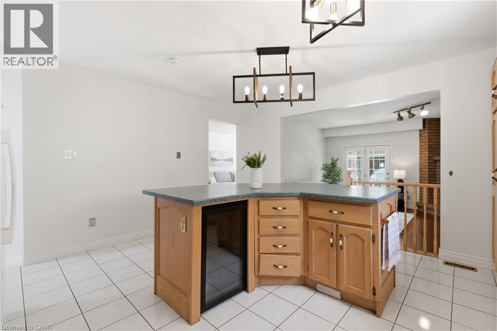 12 SUMNER Crescent, Grimsby, Ontario, L3M5E2 — Photo 15