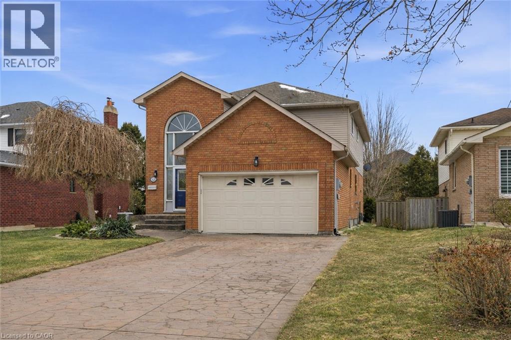 12 SUMNER Crescent, Grimsby, Ontario, L3M5E2 — Photo 2