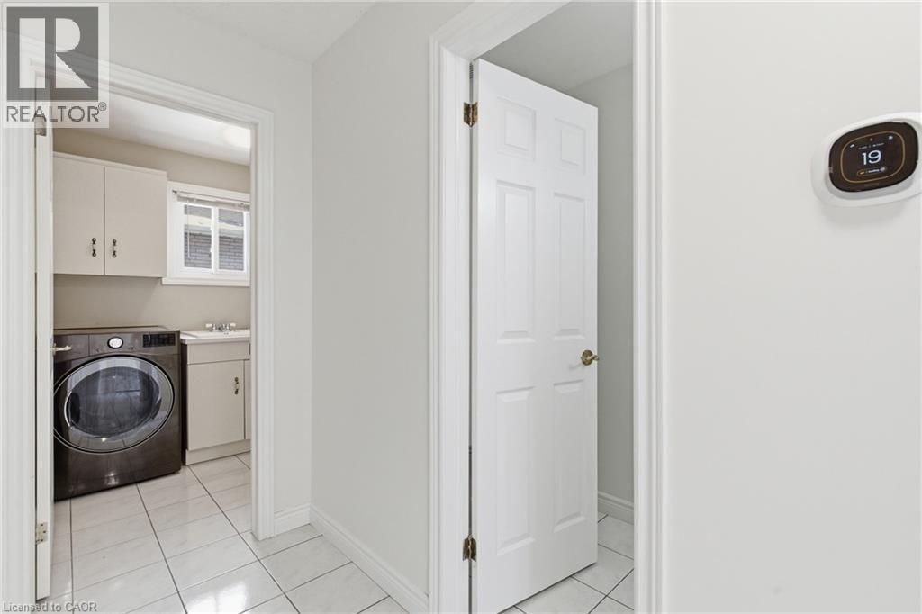 12 SUMNER Crescent, Grimsby, Ontario, L3M5E2 — Photo 22