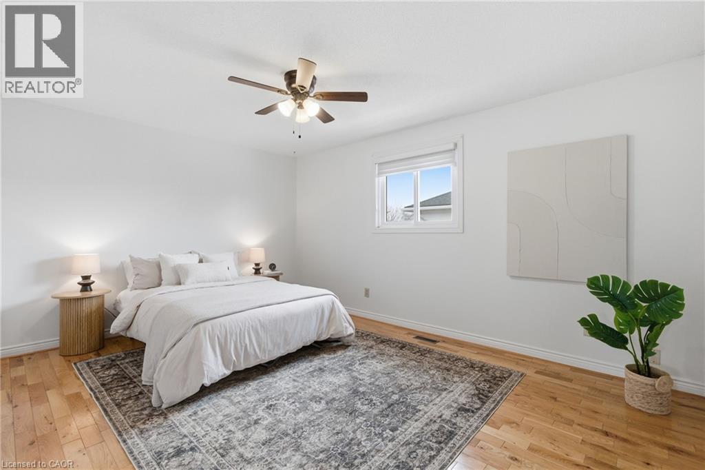 12 SUMNER Crescent, Grimsby, Ontario, L3M5E2 — Photo 32