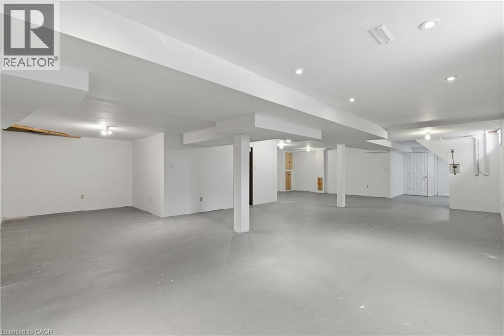 12 SUMNER Crescent, Grimsby, Ontario, L3M5E2 — Photo 42
