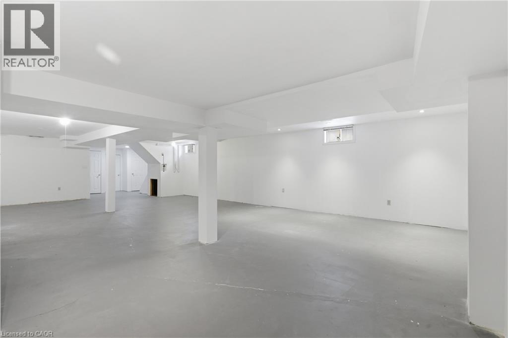 12 SUMNER Crescent, Grimsby, Ontario, L3M5E2 — Photo 43