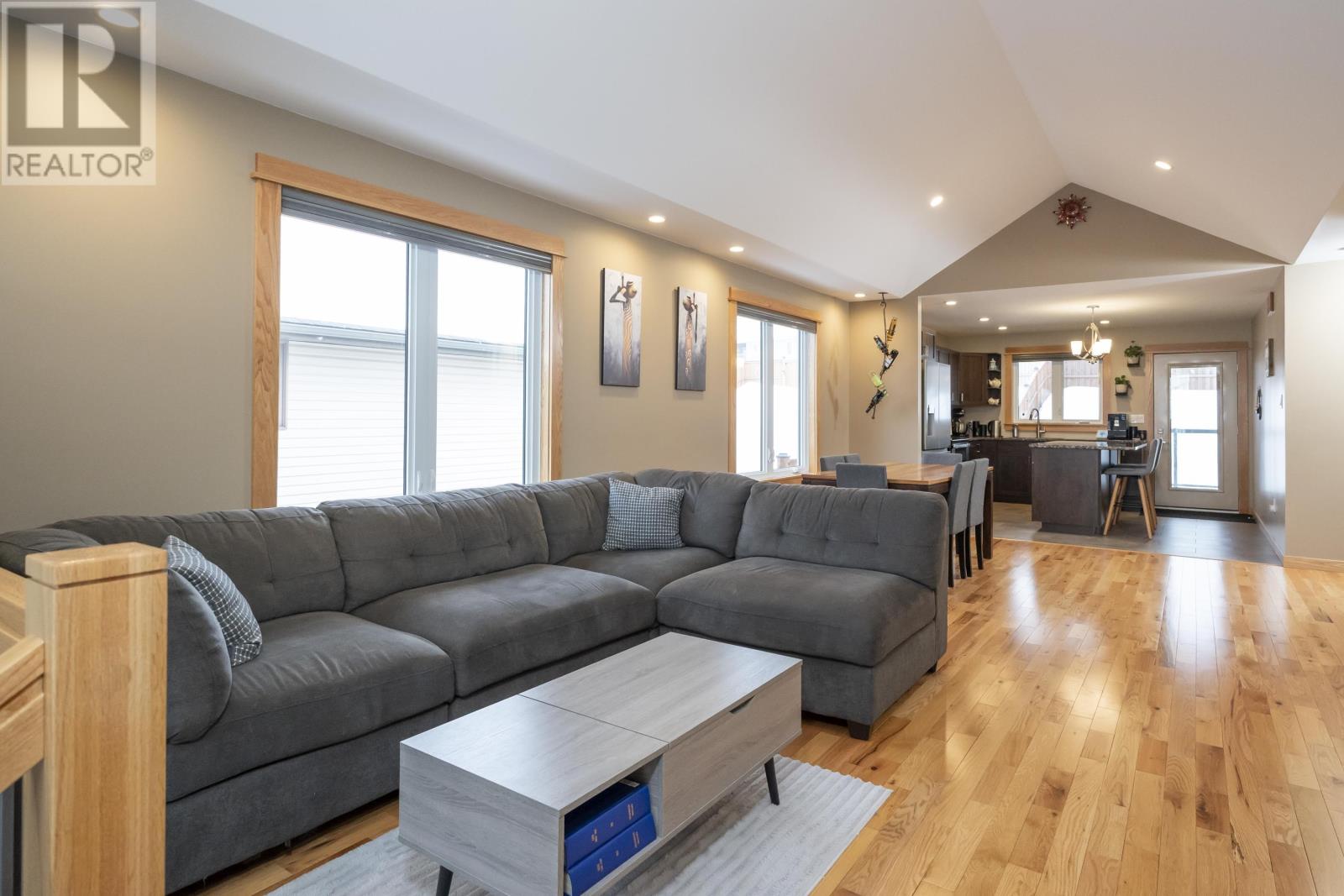 333 Ruby CRES, Thunder Bay, Ontario, P7G2S9 — Photo 5