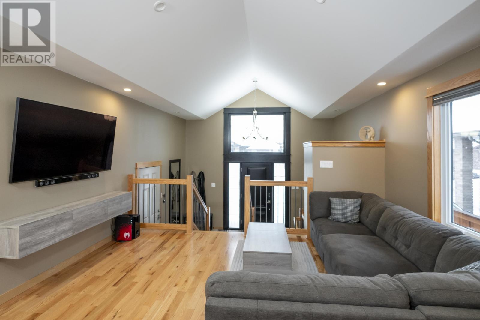 333 Ruby CRES, Thunder Bay, Ontario, P7G2S9 — Photo 6