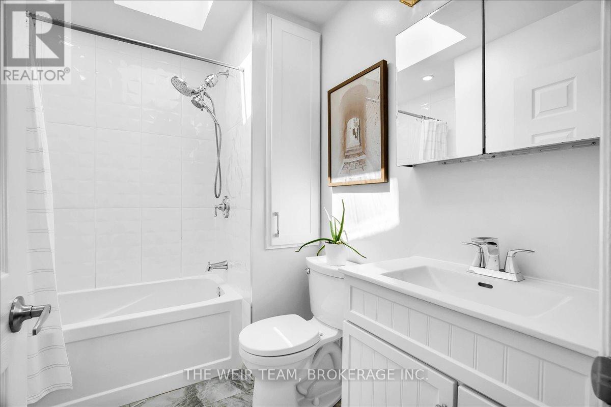 179 WOODVILLE AVENUE, Toronto (East York), Ontario, M4J2R4 — Photo 16