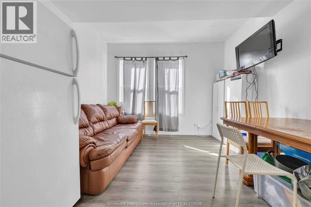 539 CAMPBELL AVENUE, Windsor, Ontario, N9B2H5 — Photo 2