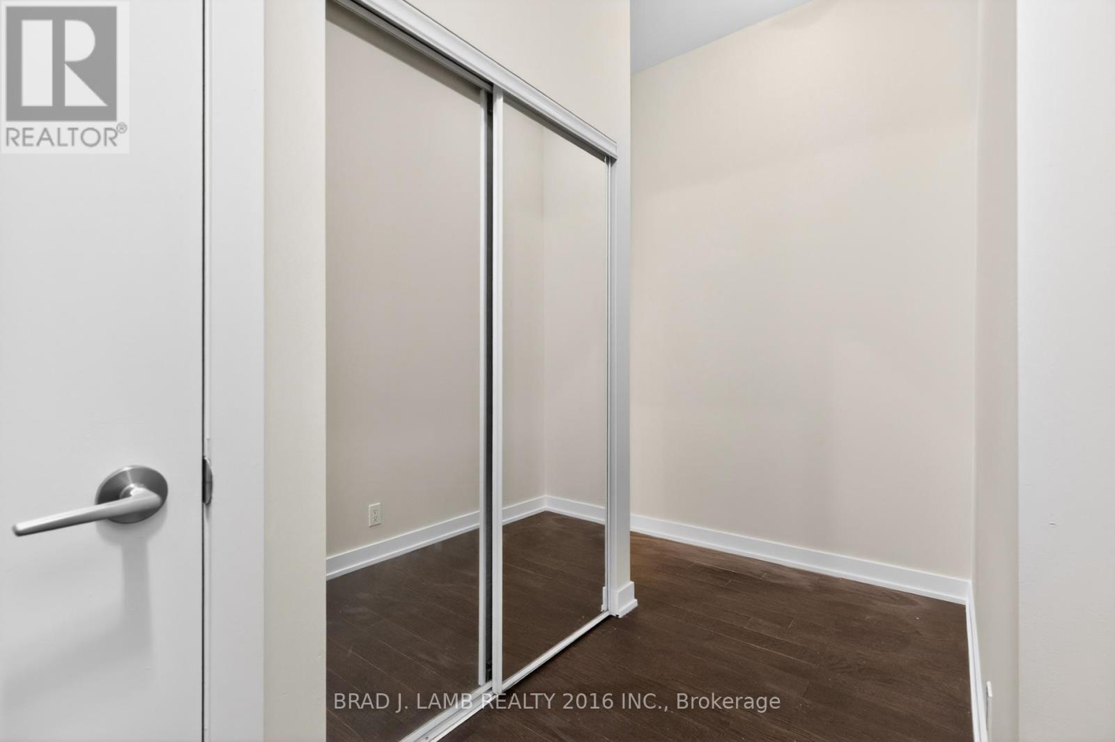 TH #1 - 10 PARK LAWN ROAD, Toronto (Mimico), Ontario, M8V0H9 — Photo 2