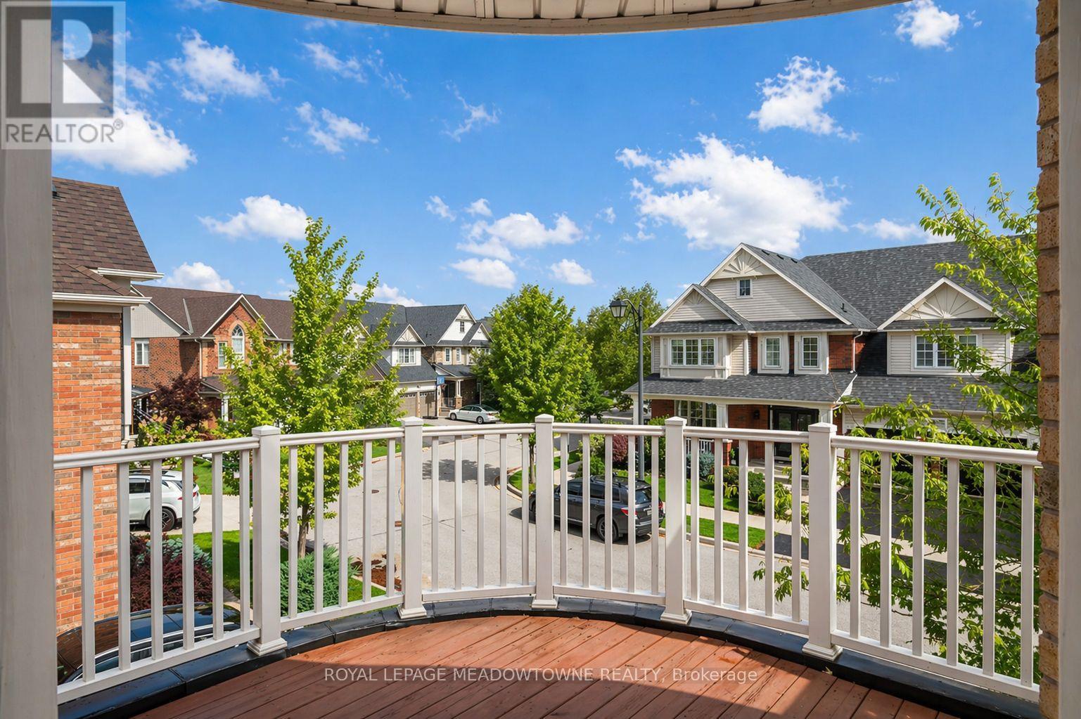 720 LINGEN CRESCENT, Milton (CO Coates), Ontario, L9T0E5 — Photo 2