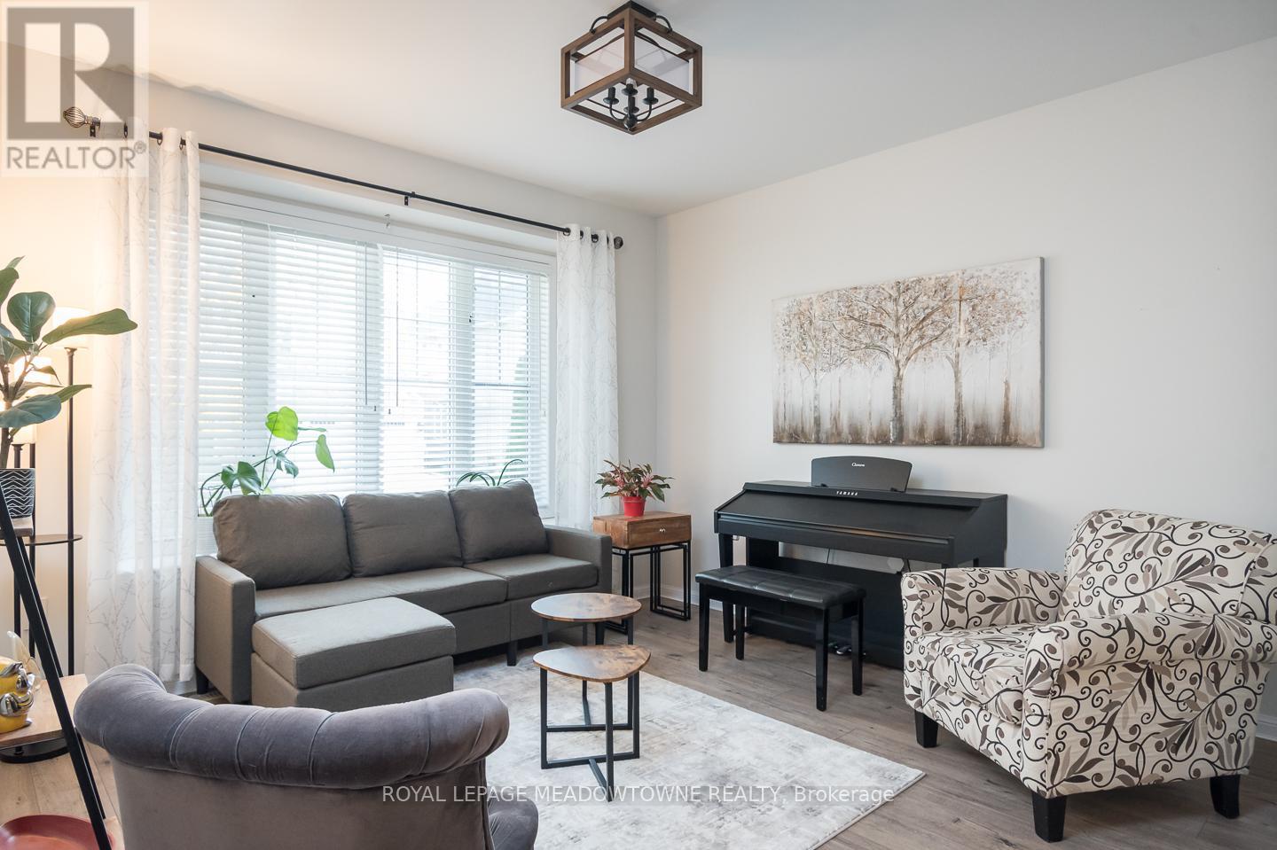 720 LINGEN CRESCENT, Milton (CO Coates), Ontario, L9T0E5 — Photo 4