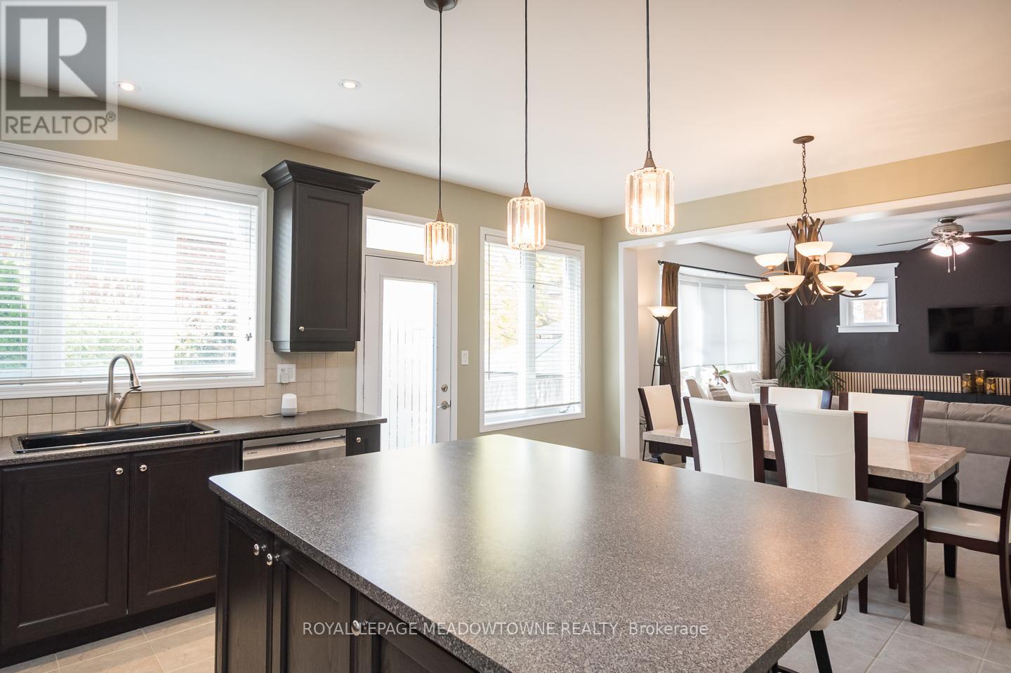 720 LINGEN CRESCENT, Milton (CO Coates), Ontario, L9T0E5 — Photo 9