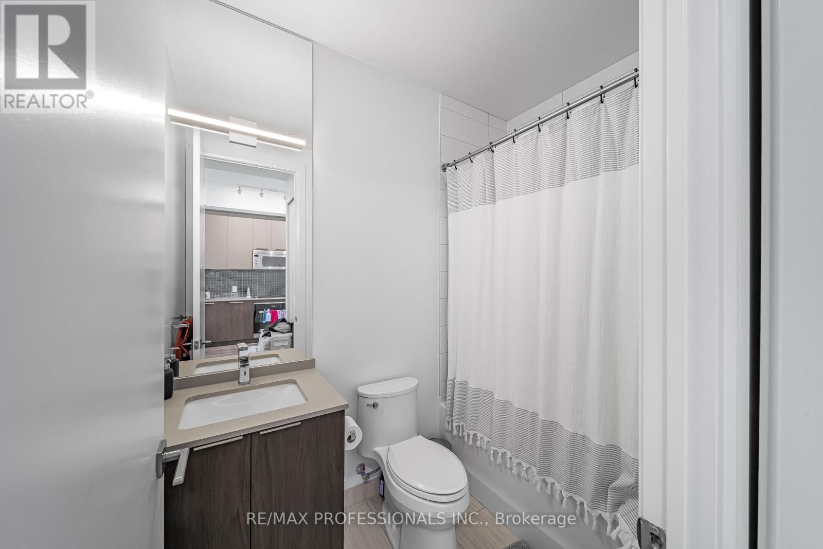 2005 - 20 BRIN DRIVE, Toronto (Edenbridge-Humber Valley), Ontario, M8X1Y6 — Photo 6