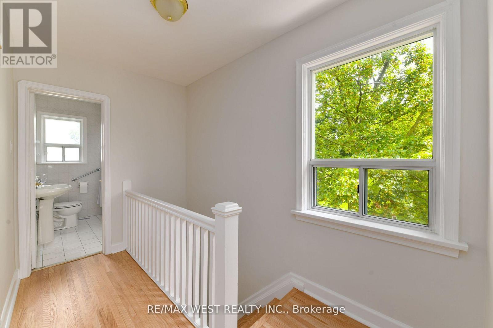 83 EAST DRIVE, Toronto (Rockcliffe-Smythe), Ontario, M6N2N8 — Photo 16