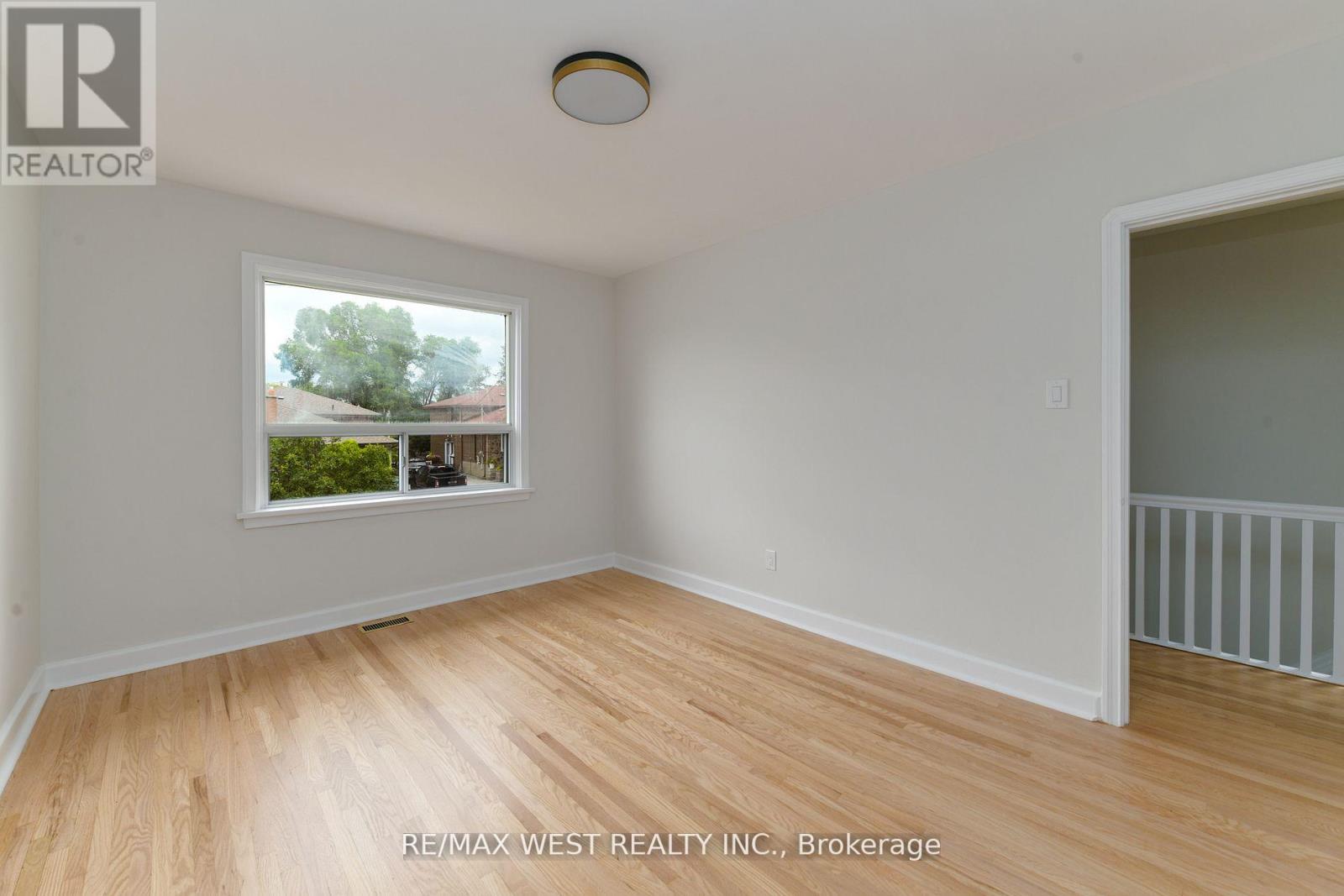 83 EAST DRIVE, Toronto (Rockcliffe-Smythe), Ontario, M6N2N8 — Photo 20