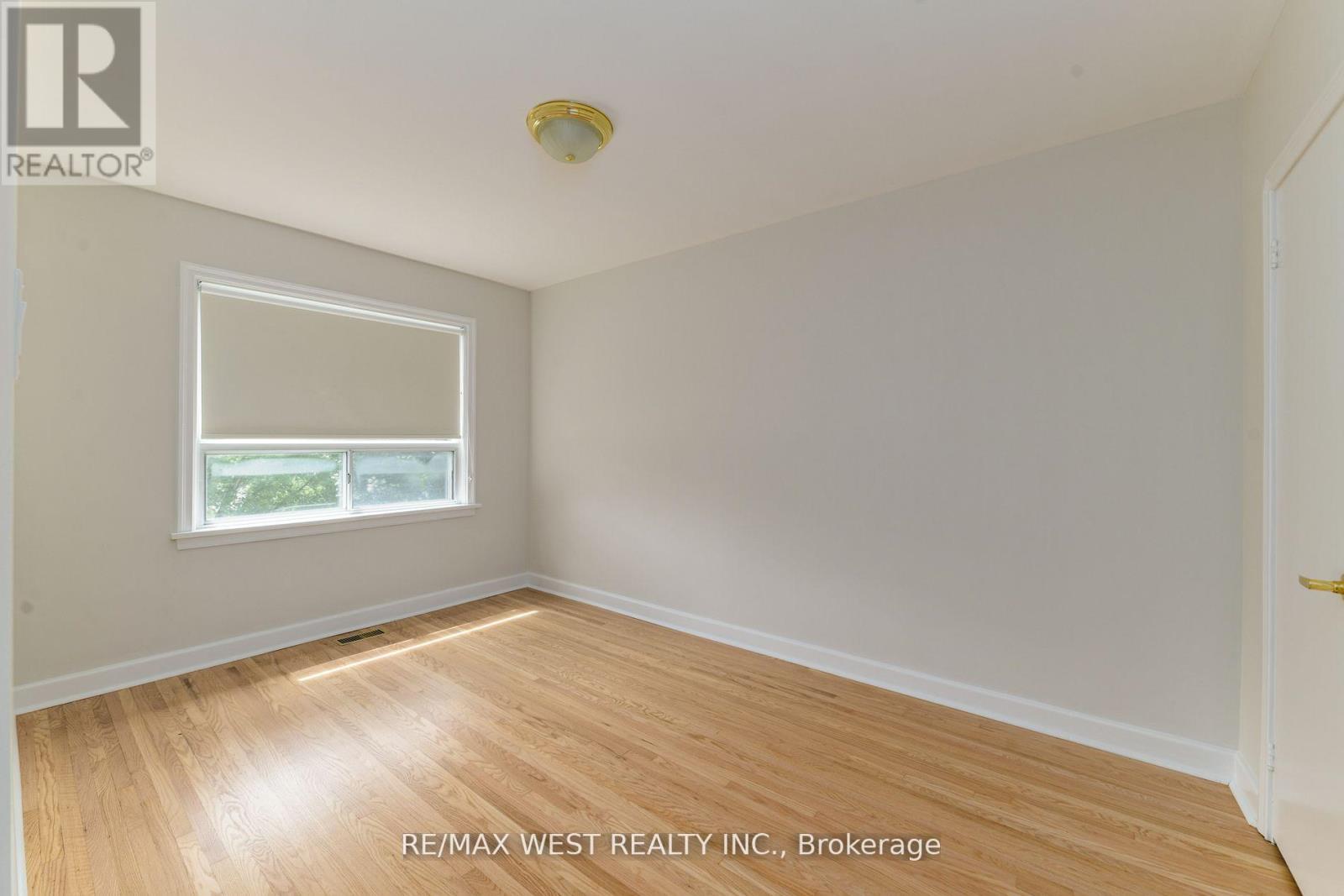 83 EAST DRIVE, Toronto (Rockcliffe-Smythe), Ontario, M6N2N8 — Photo 21