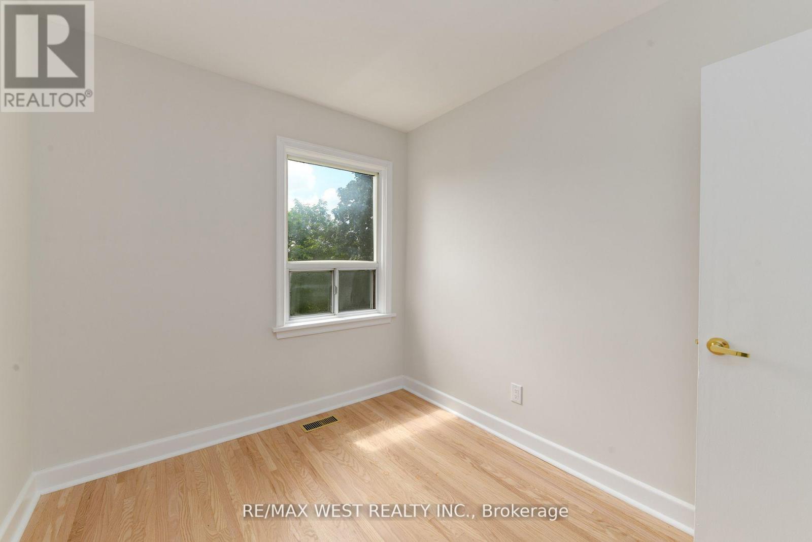83 EAST DRIVE, Toronto (Rockcliffe-Smythe), Ontario, M6N2N8 — Photo 27