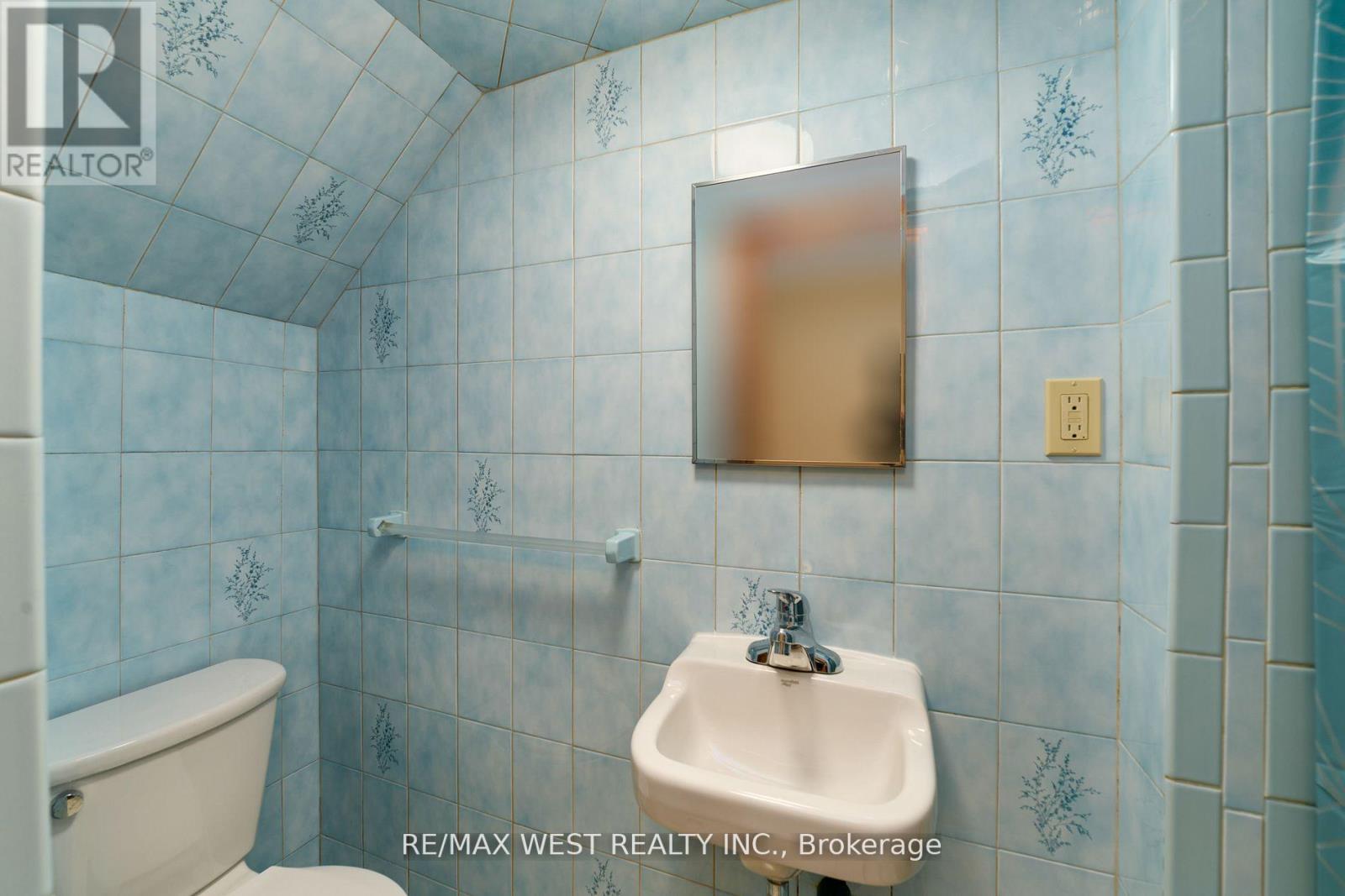 83 EAST DRIVE, Toronto (Rockcliffe-Smythe), Ontario, M6N2N8 — Photo 28